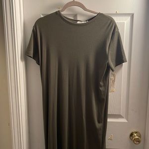 Olive maxi dress w/ slit on the side NWT Size L